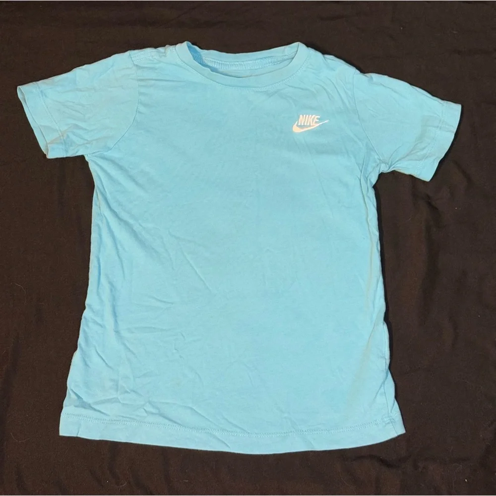 Nike NSW EMB Futura T-Shirt –‎ Kids Small 👕